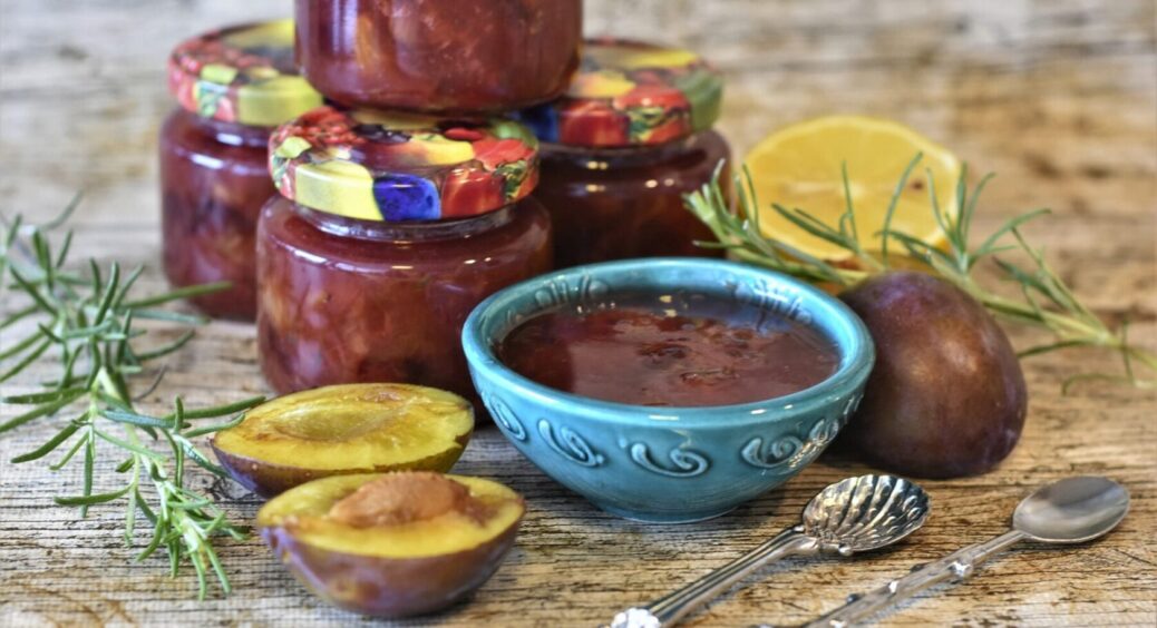 Геніальні мариновані сливи за новим полтавським рецептом: поділилася подруга, не натішуся 