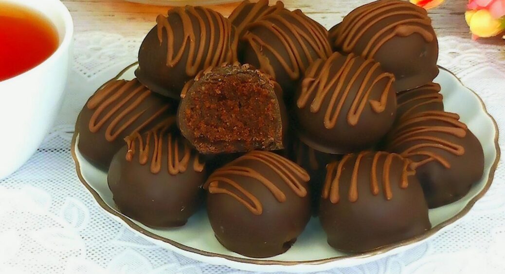 Лише 5 хвилин та 5 продуктів: прості домашні цукерки – ніхто не повірить, з чого ви їх зробили 