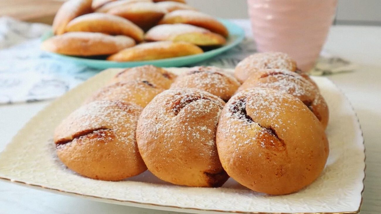 Кухарі поділилися рецептом простого печива з джемом до чаю