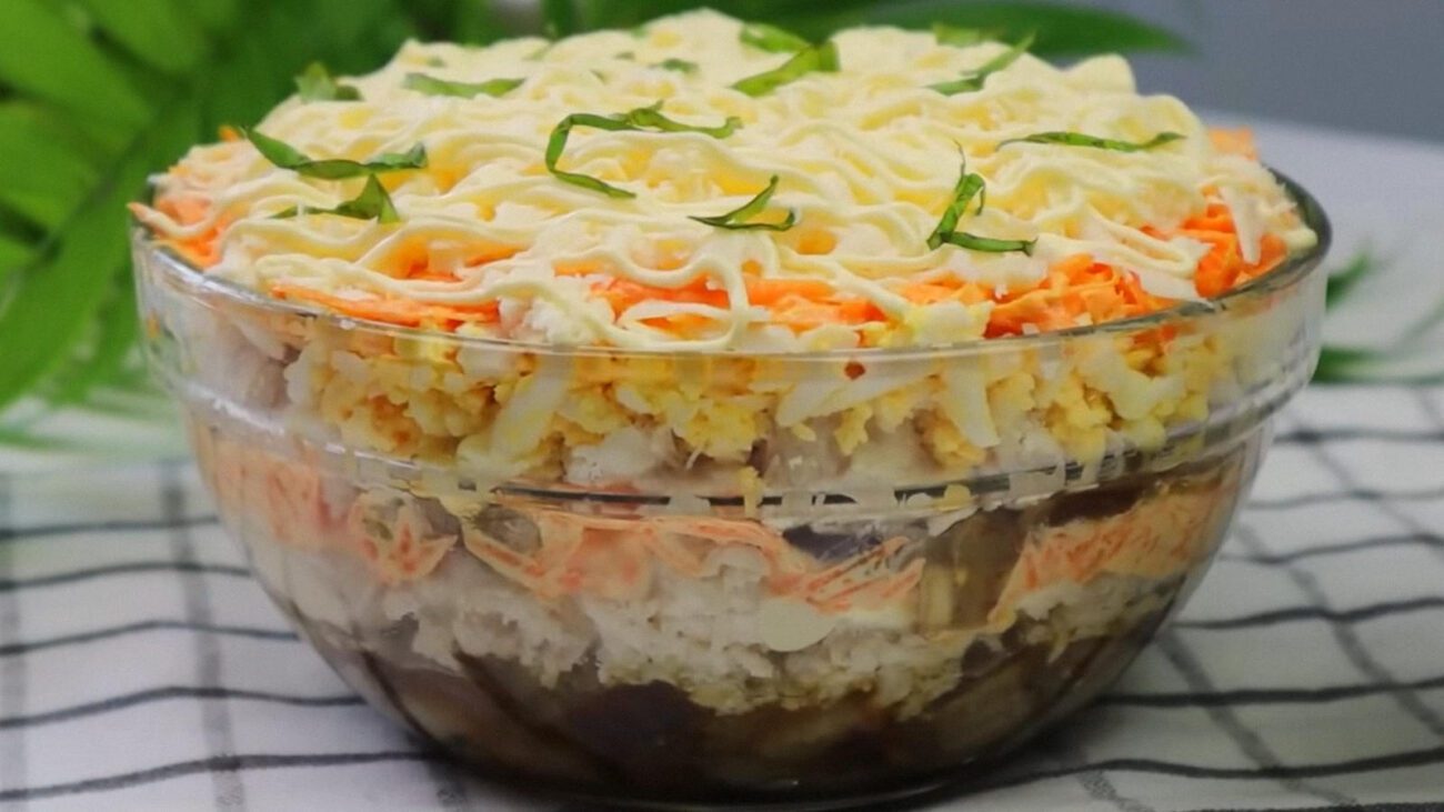 Кулінари показали, як приготувати баклажанний салат Одеський вечір