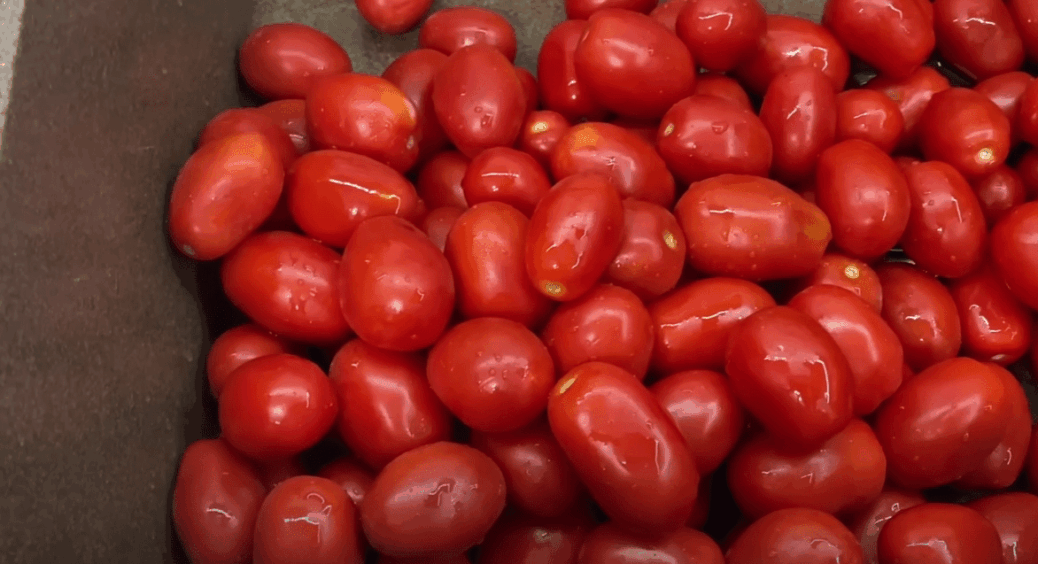 Весною посію лише 1 дико ранній сорт: помідори щороку родять “валом” – аж набридає 