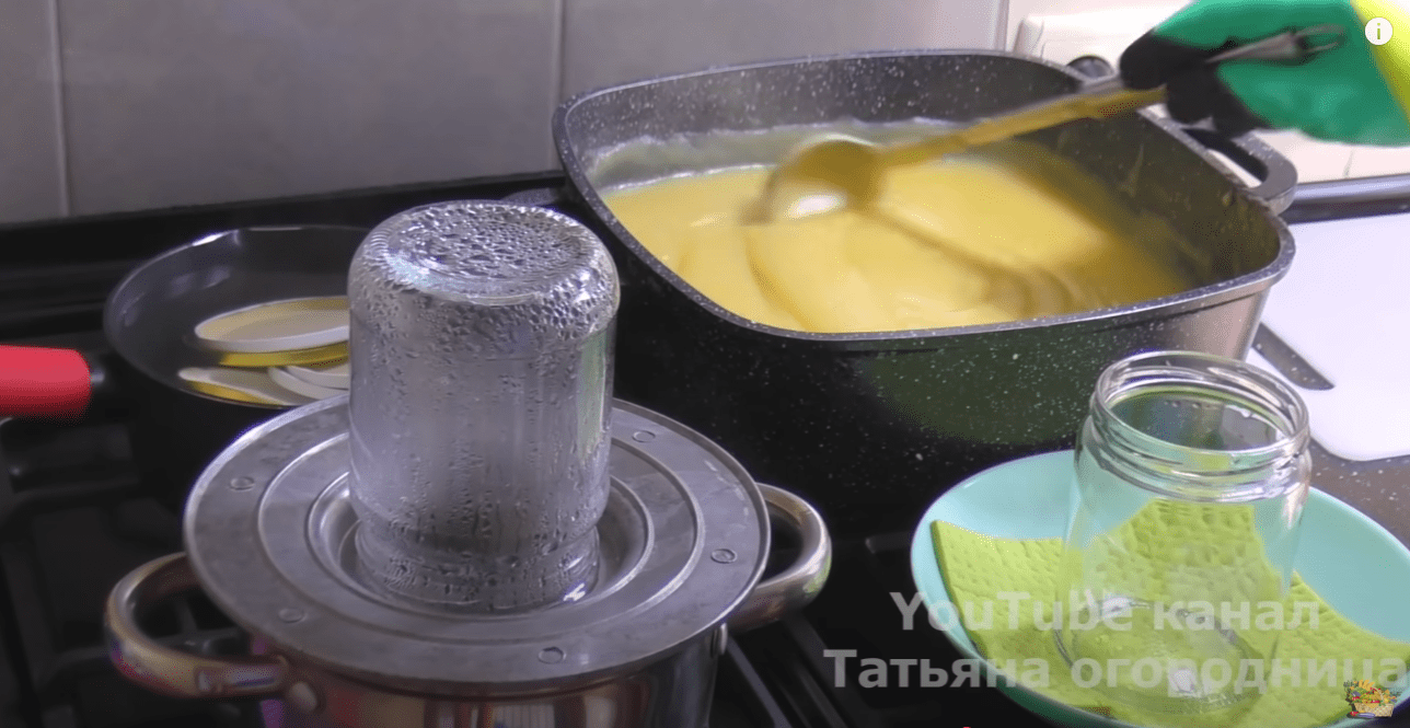 Кулінарка розповіла, як приготувати вершковий крем-пюре із яблук