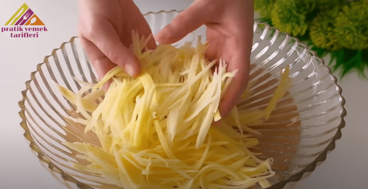 Кулінарка розповіла, що можна приготувати з 3 картоплин