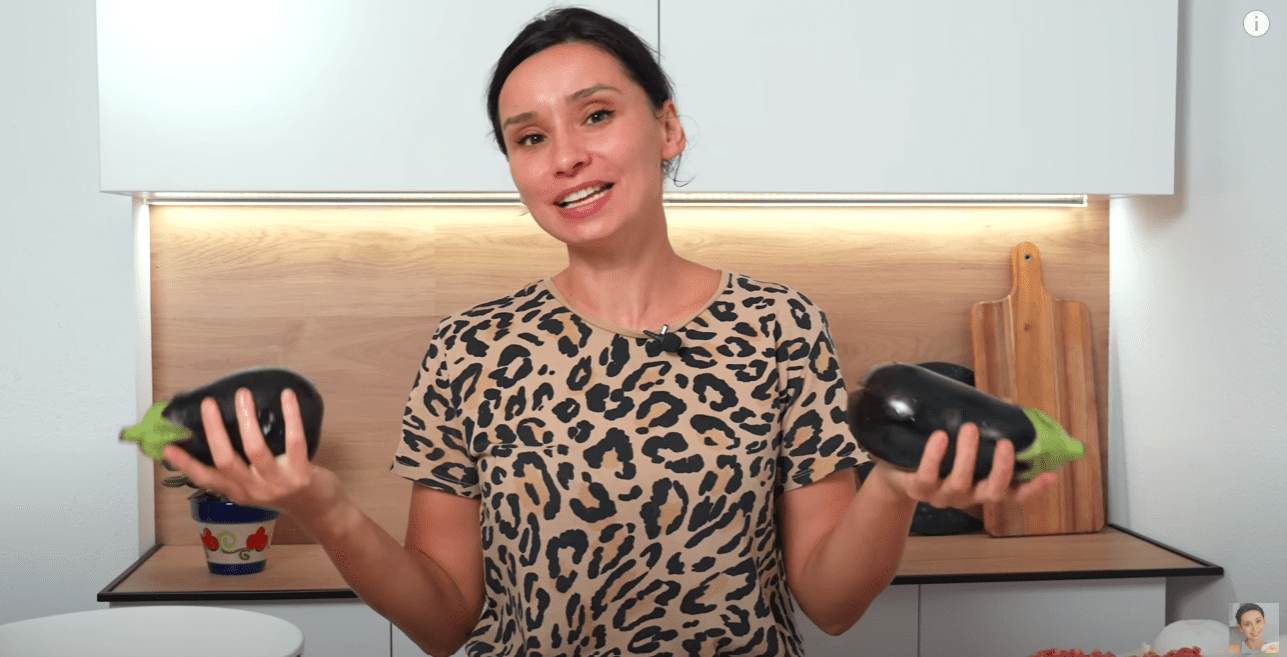Кулінарка розповіла, як приготувати справжню грецьку мусаку з баклажанами