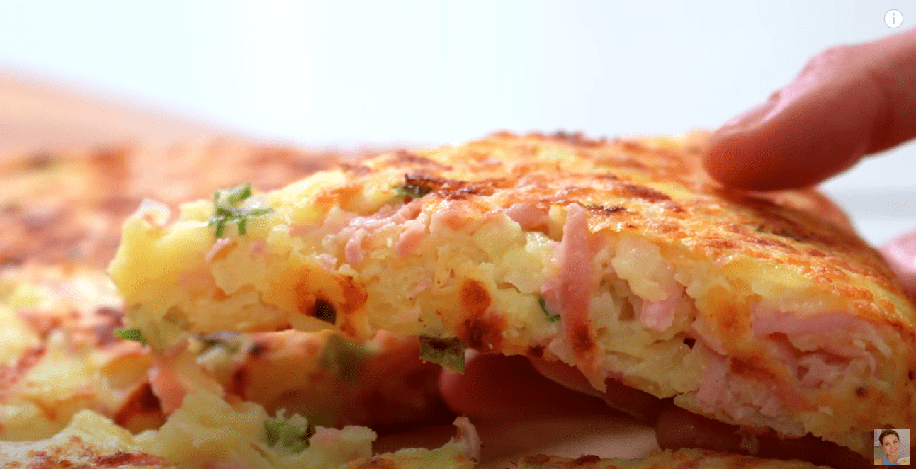 Кулінари розповіли, що смачненького приготувати з картоплі, яєць та ковбаси