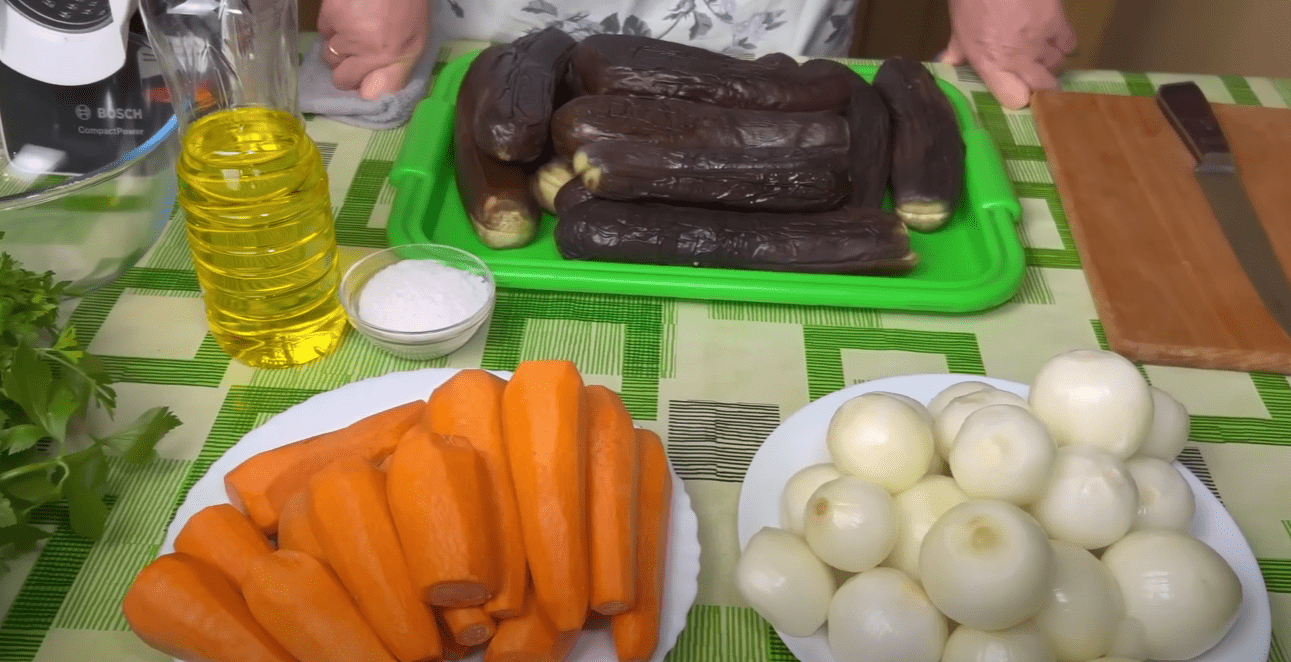 Кулінарка розповіла, як роблять квашені баклажани на півдні України