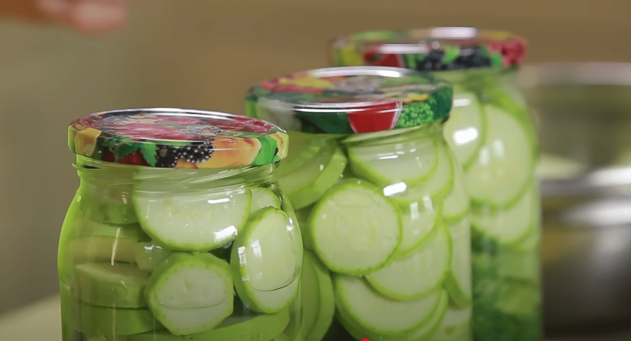 Кулінарка розповіла, як закрити кабачки, щоб вони були ніжними та солодкими