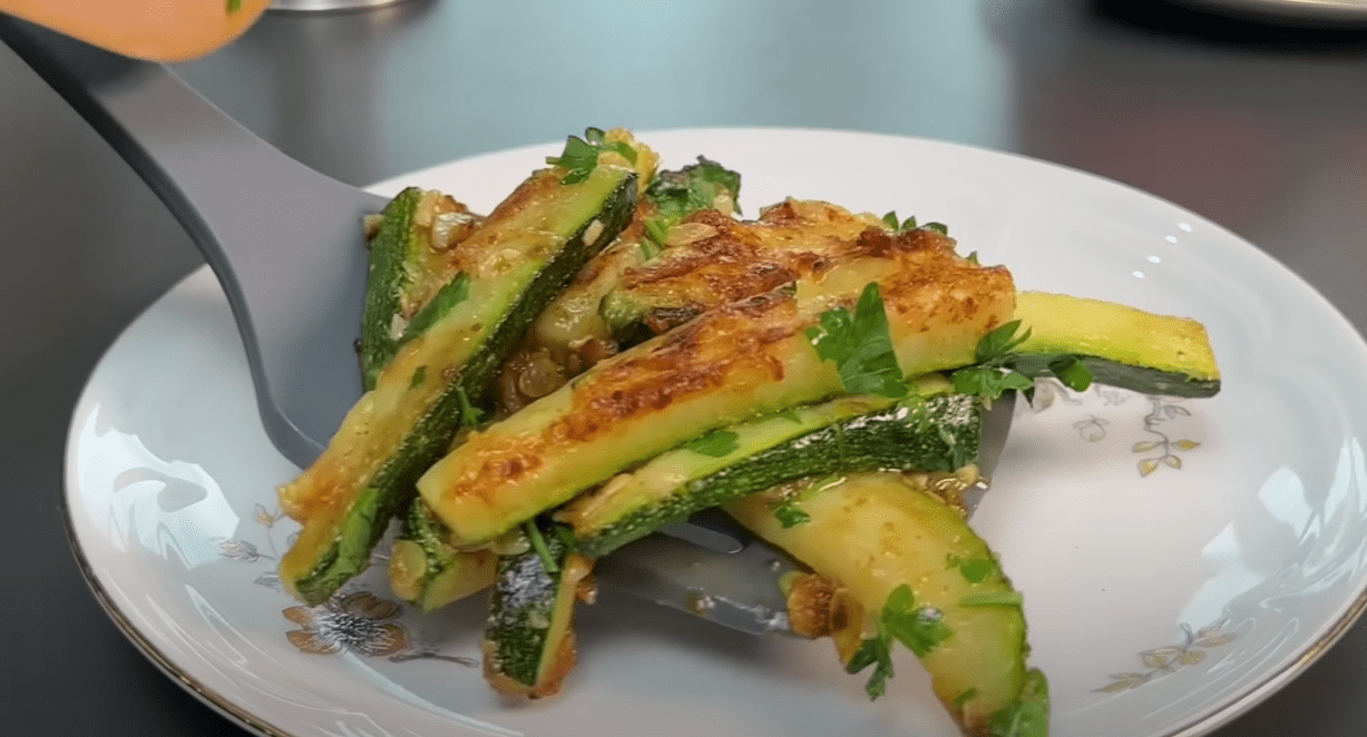 Кулінарка розповіла, що ще можна приготувати з кабачків за 5 хвилин