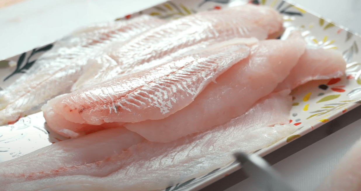 Кулінарка розповіла, як смачно та швидко приготувати рибу у клярі