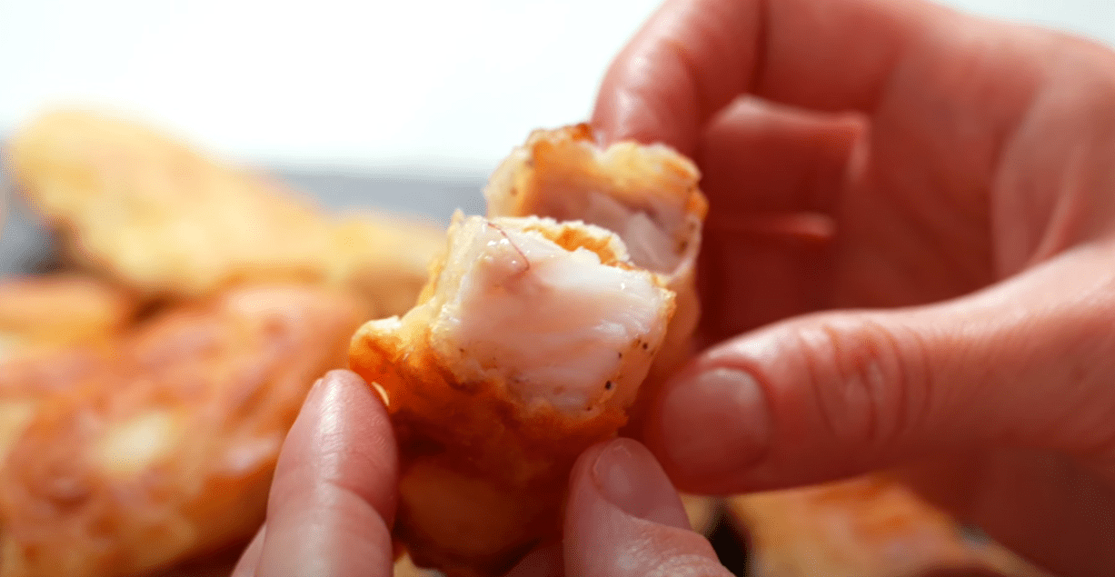 Кулінарка розповіла, як смачно та швидко приготувати рибу у клярі