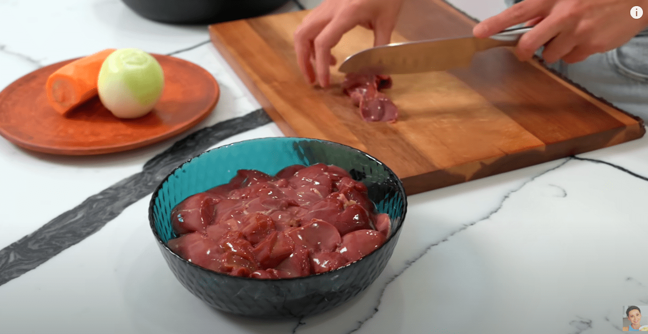 Кулінарка розповіла, як зробити ніжний паштет без смаження та запікання