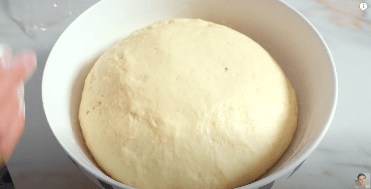 Кулінарка розповіла, як зробити ідеальне тісто для булочок із начинкою