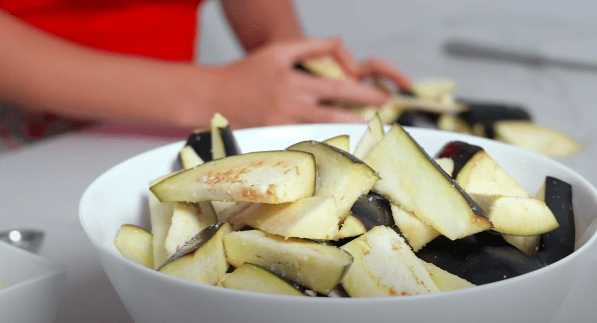 Кулінарка дала незвичайний сімейний рецепт маринованих баклажанів