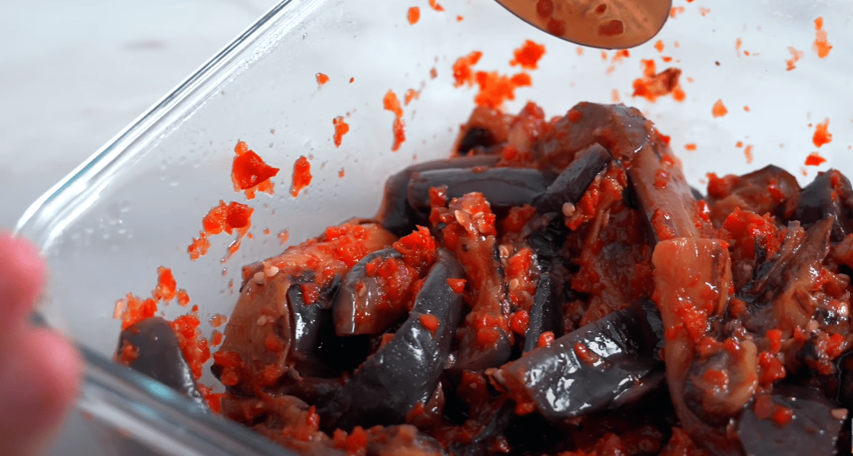 Кулінарка дала незвичайний сімейний рецепт маринованих баклажанів