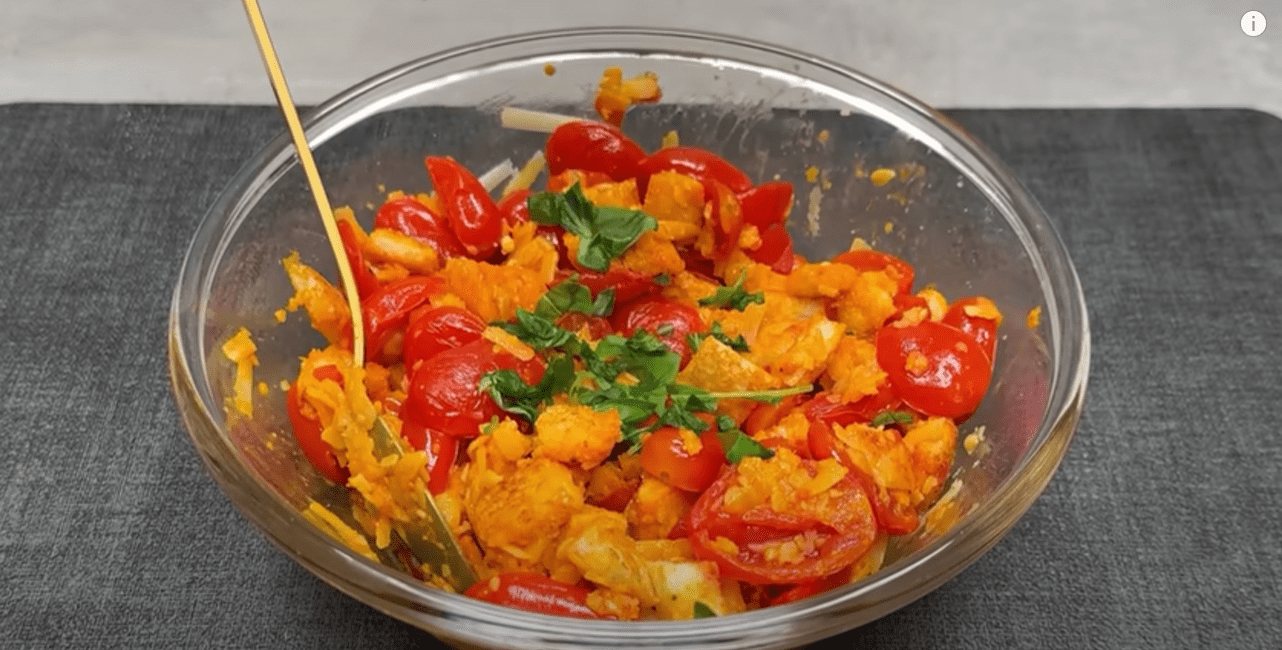 Кулінар розповів, що можна приготувати з 1 баклажану та 2 скибочок хліба