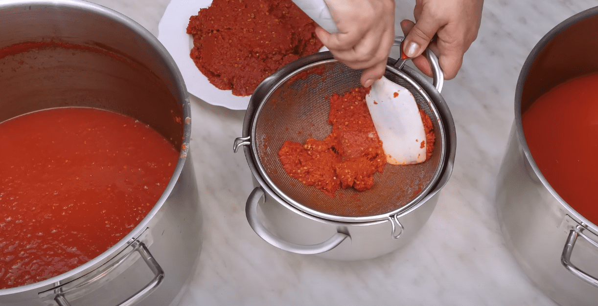 Кулінарка розповіла, як зробити 100% натуральний томатний сік без соковижималки