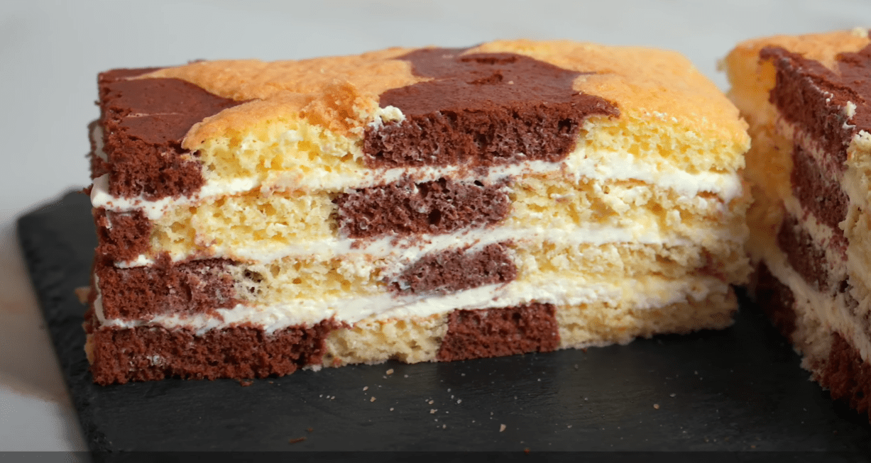 Кулінарка дала найпростіший рецепт торта зі сметанним кремом