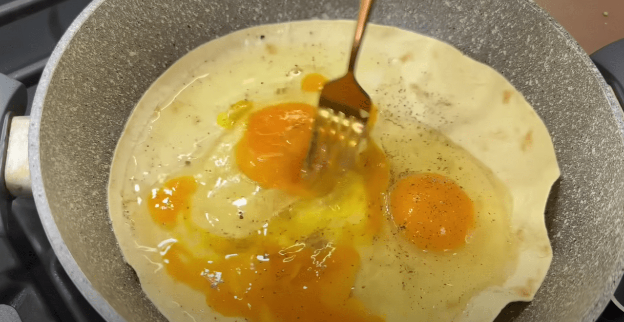 Кулінар дав рецепт найсмачнішого сніданку або вечері з лаваша