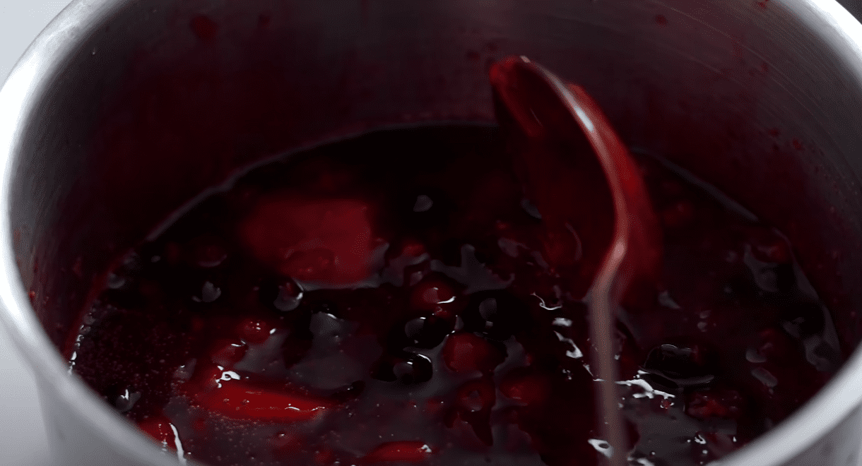 Кулінарка розповіла, як приготувати сирники за львівським рецептом