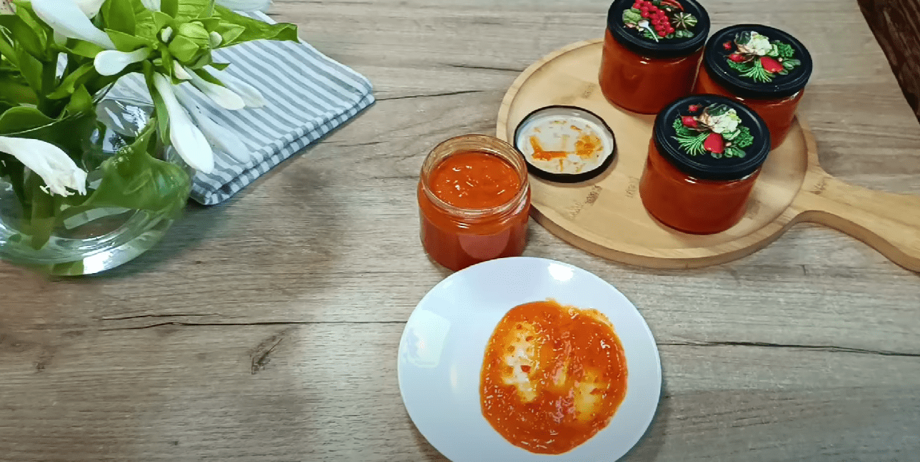 Кулінарка дала рецепт популярного соусу з груші та гострого перцю