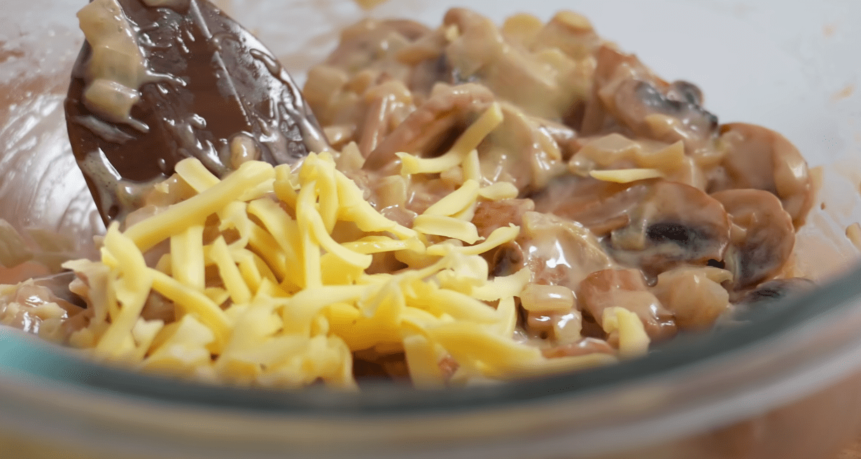 Кулінарка розповіла, як зробити м'ясо по-французьки без духовки