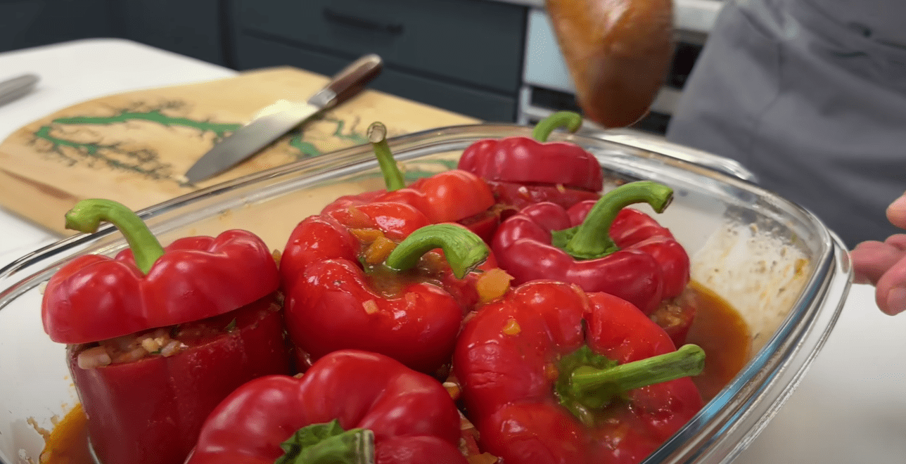 Кулінар розповів, як зробити фаршировані перці по-новому рецепту