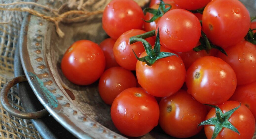 Цей салат з капустою — моя слабкість: їм його на сніданок, обід та вечерю всі 365 днів у рік 