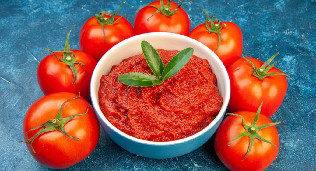 В мене томатна паста в холодильнику не “цвіте”: допомагає 1 трюк із формочкою з “Аврори” 