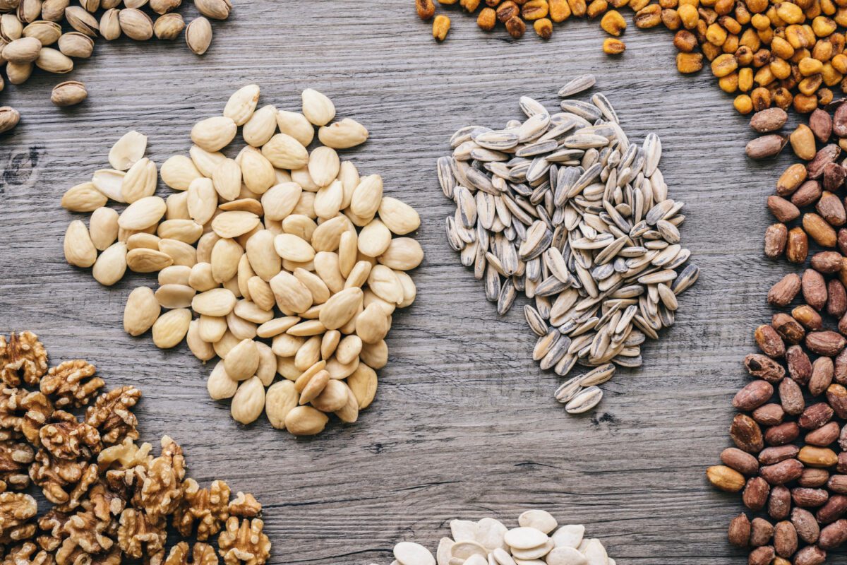 Навіщо городники розсипають насіння під сніг