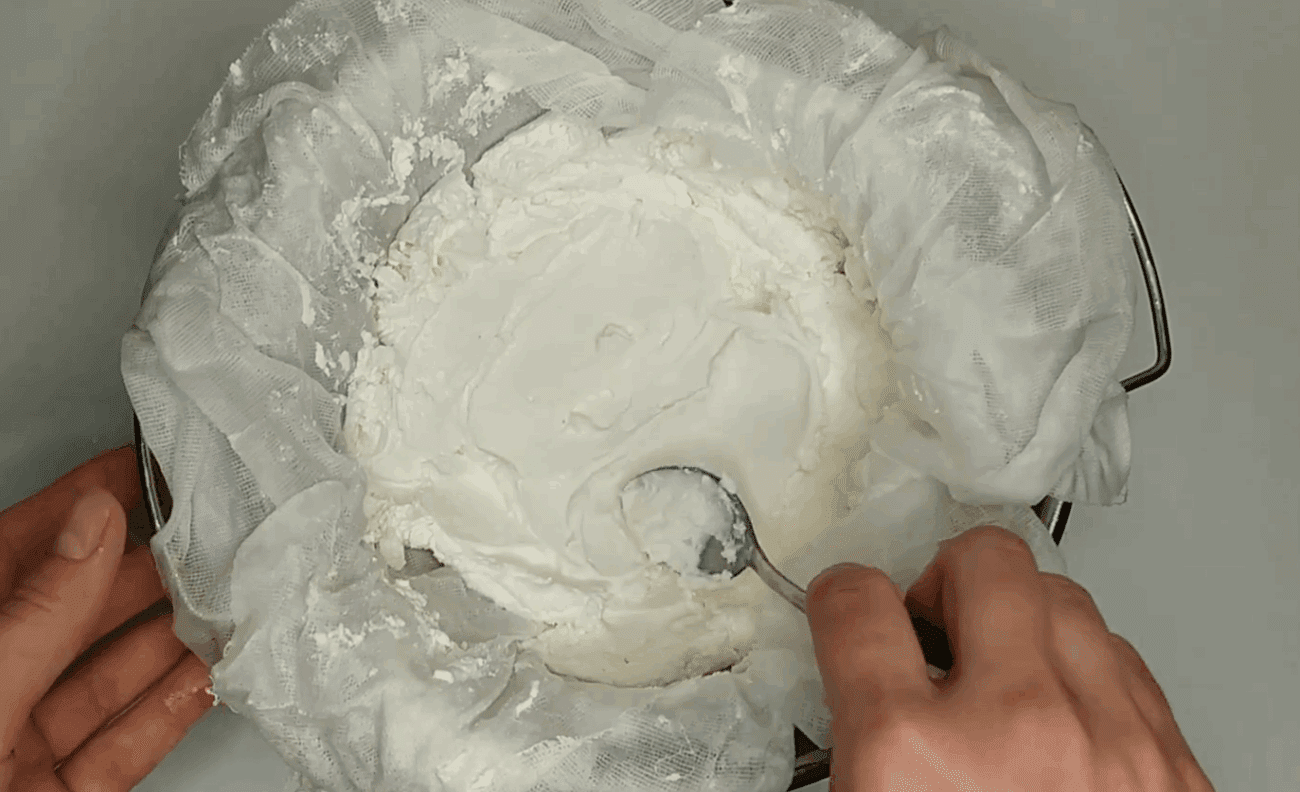 Рецепт смачного і ніжного крем-сиру з кефіру