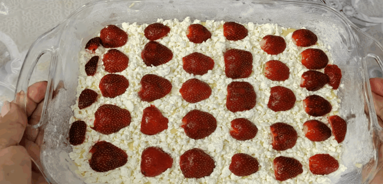 Рецепт смачного і пухкого пирога до чаю за 15 хвилин