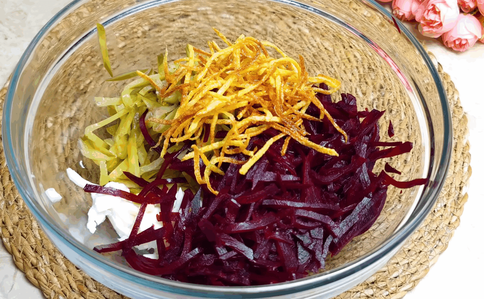 Кулінари поділилися цікавим рецептом салату з буряка