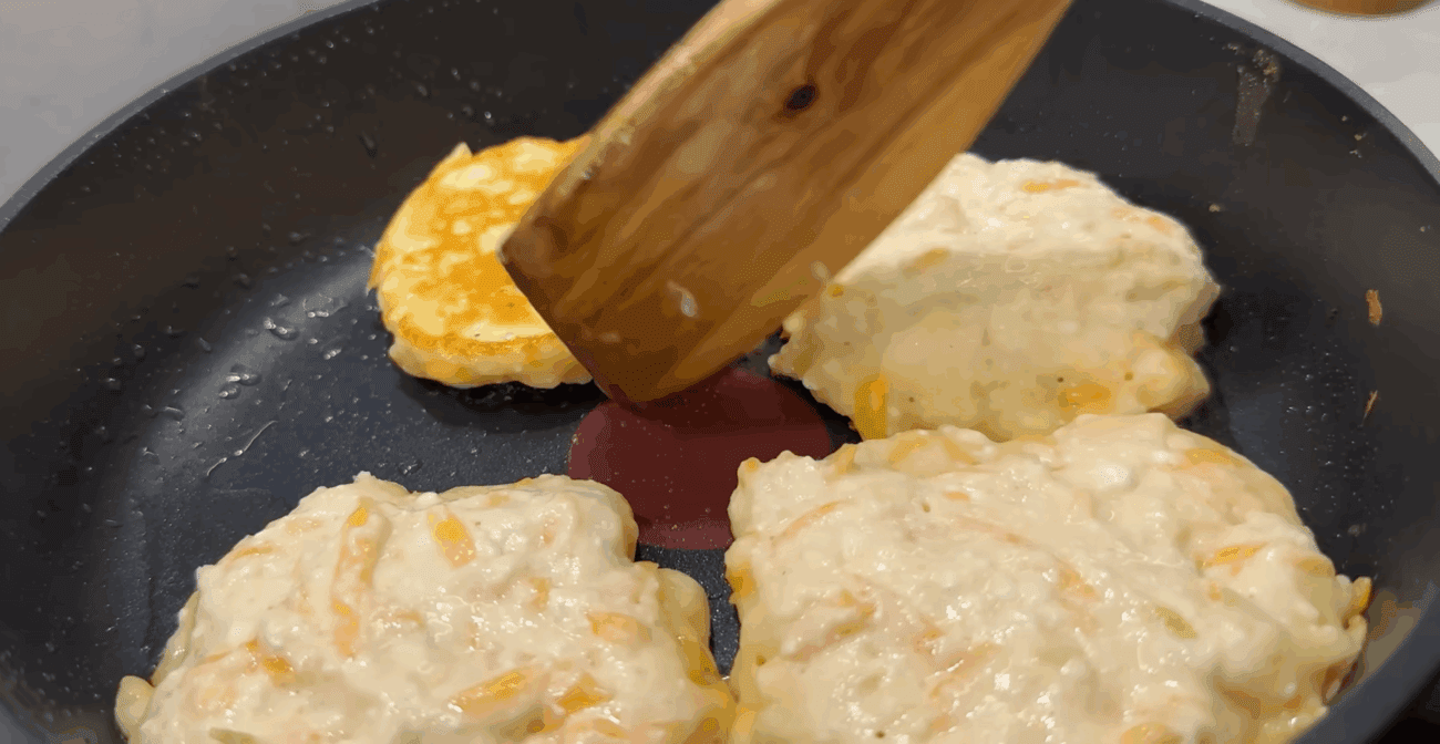 Рецепт смачних і пухких гарбузових оладок на сніданок