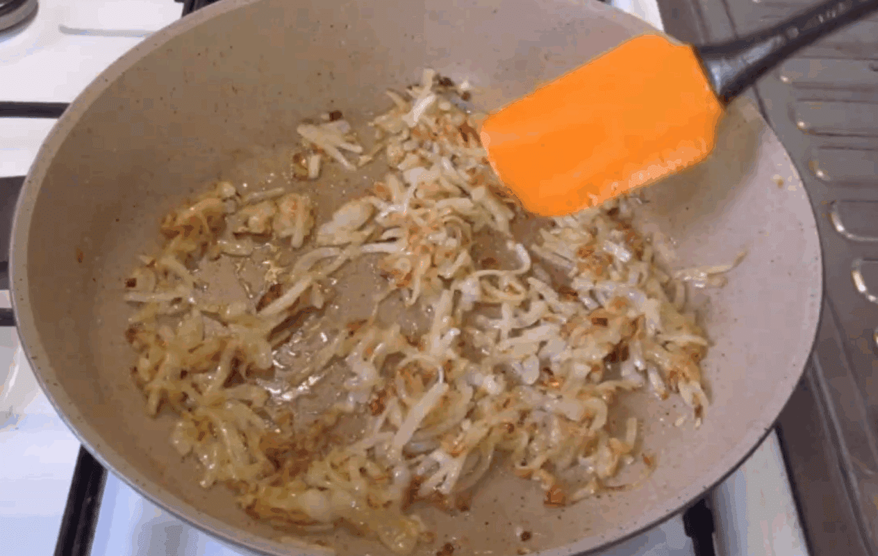 Рецепт смачного і ніжного рибного салату Золота рибка