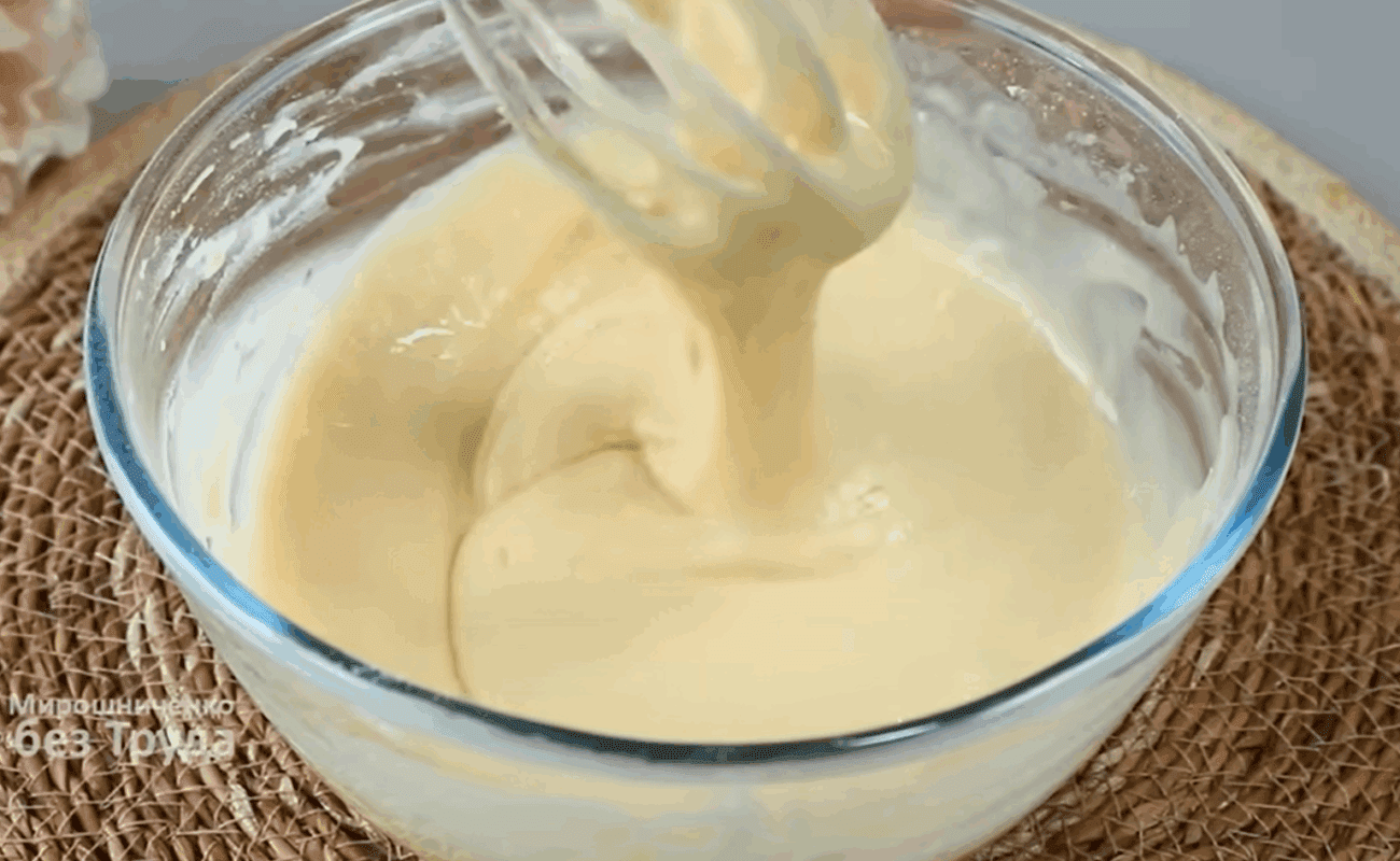 Рецепт смачного і пухкого пирога на сковороді за 15 хвилин