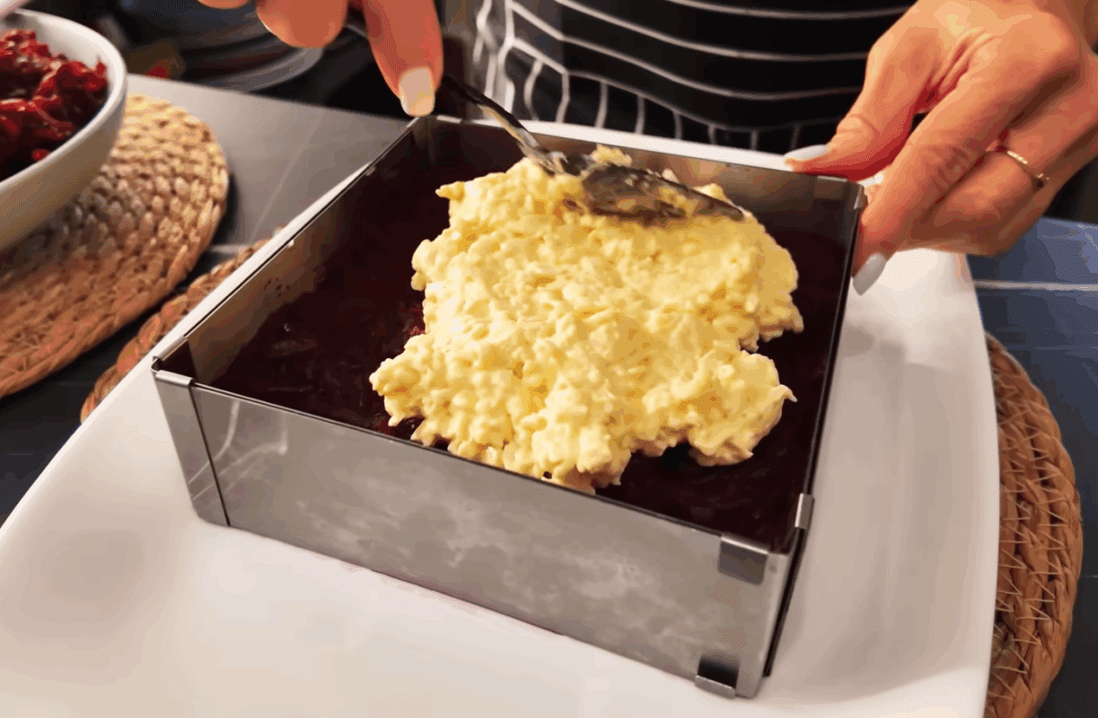 Рецепт святкового і ефектного салату-закуски з буряка