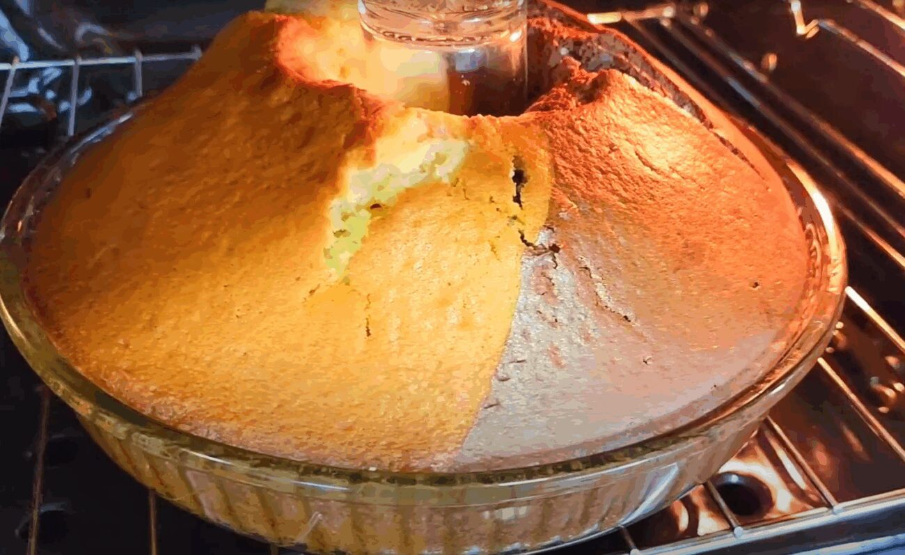 Рецепт пухкого і ніжного пирога до чаю на молоці