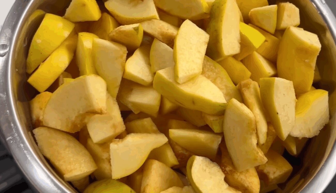 Рецепт густого і ароматного варення з айви на зиму