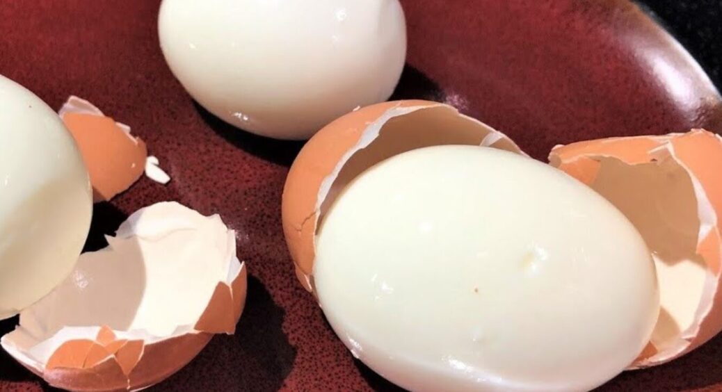 Що зробити, щоб варені курячі яйця добре чистилися: 5 лайфхаків, які ефективні на 100% 