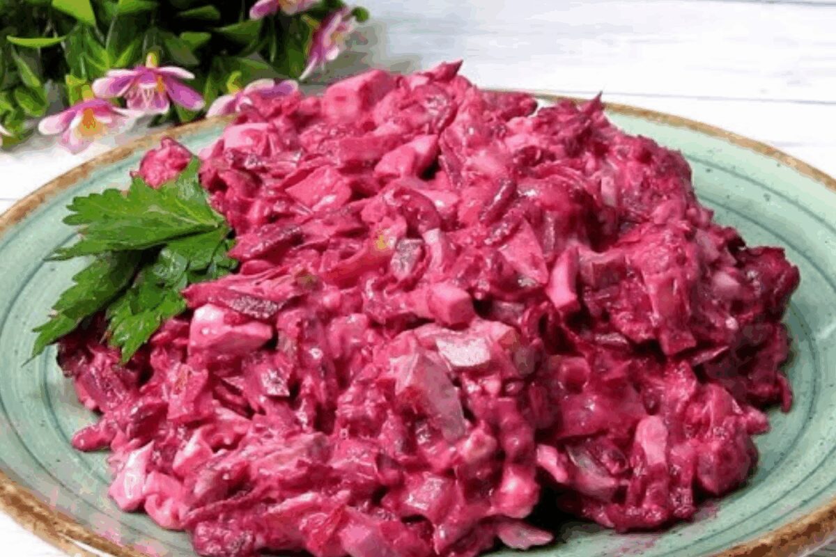 Простий рецепт салату з буряком