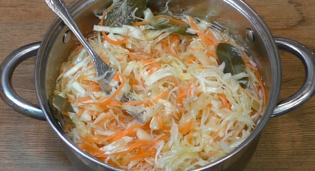 Не квашена, а у 100 разів крутіше: салат із капусти, який обожнюють в Івано-Франківську 