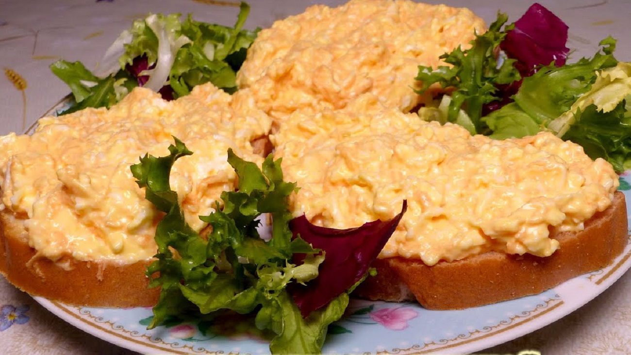 Рецепт дуже смачної і ніжної намазки з плавлених сирків і моркви