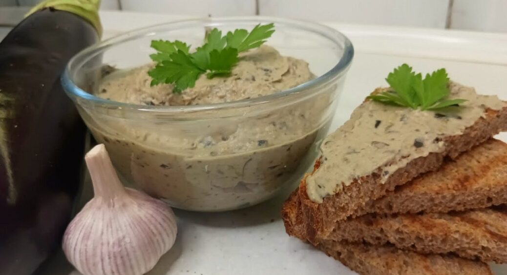 Багата на залізо намазка з додаванням горішків: виходить дуже ситно і максимально корисно 