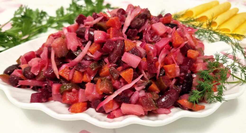 На смак, наче пластик: цей рецепт “Вінегрету” настільки несмачний, що НЕ раджу готувати 