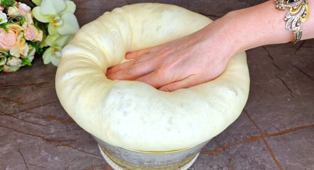 Секрет бабусиного тіста: пиріжки залишаються м’якими навіть після 3 днів у холодильнику 