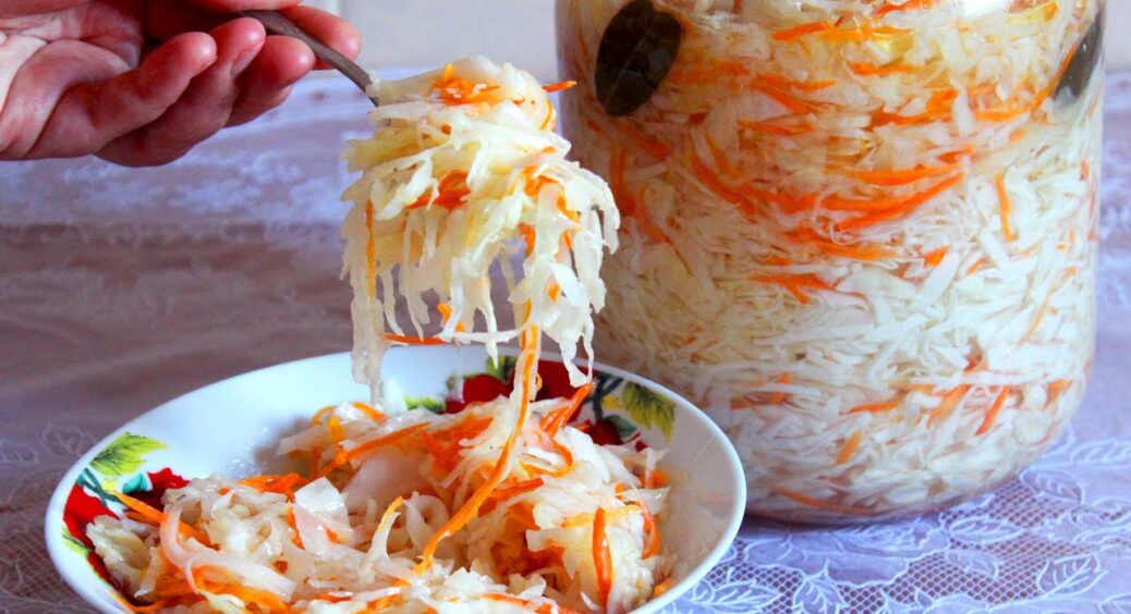 Як зробити квашену капусту по-справжньому смачною? 3 правила, і вона ароматна та хрумка 