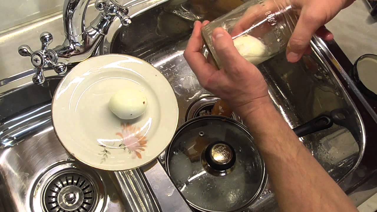 Як швидко почистити варене куряче яйце