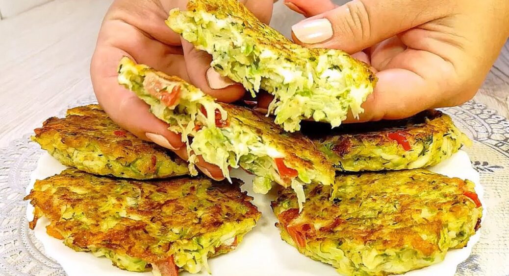 Ніколи не додаю борошно в оладки з кабачків: 1 хитрість від подруги з Полтави 