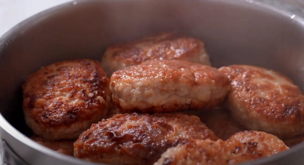 Зробіть це з 1 інгредієнтом – і котлети вийдуть такими ж смачними, як у бабусі 20 років тому 