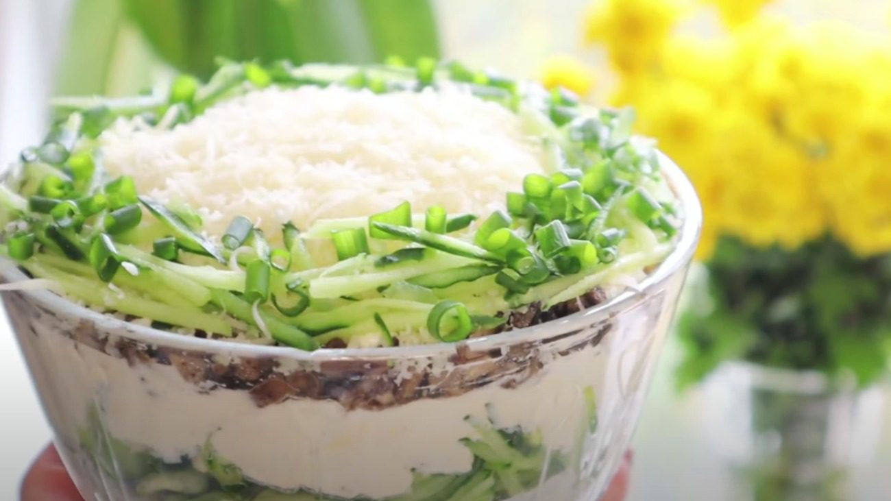 Кулінарка внесла авторські зміни до салату Жозефіна: став ще смачнішим